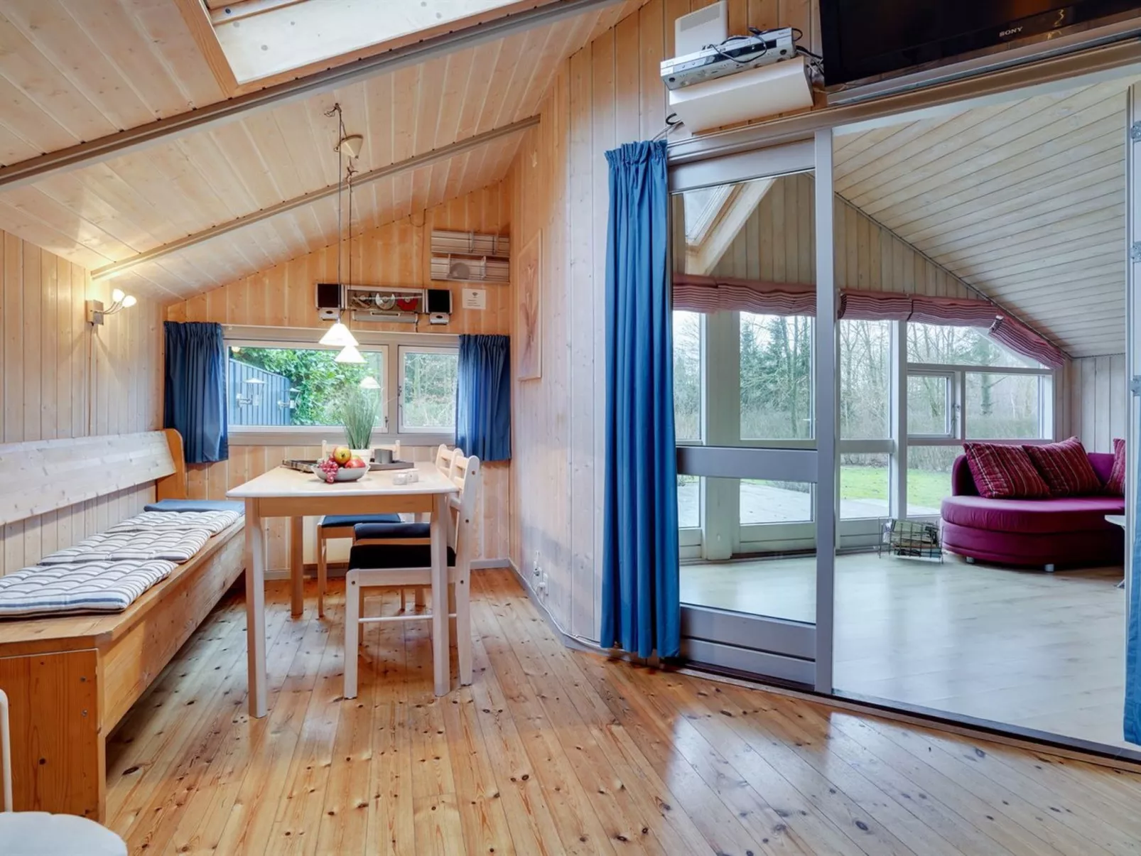 "Athislus" - 30km from the sea-Binnen