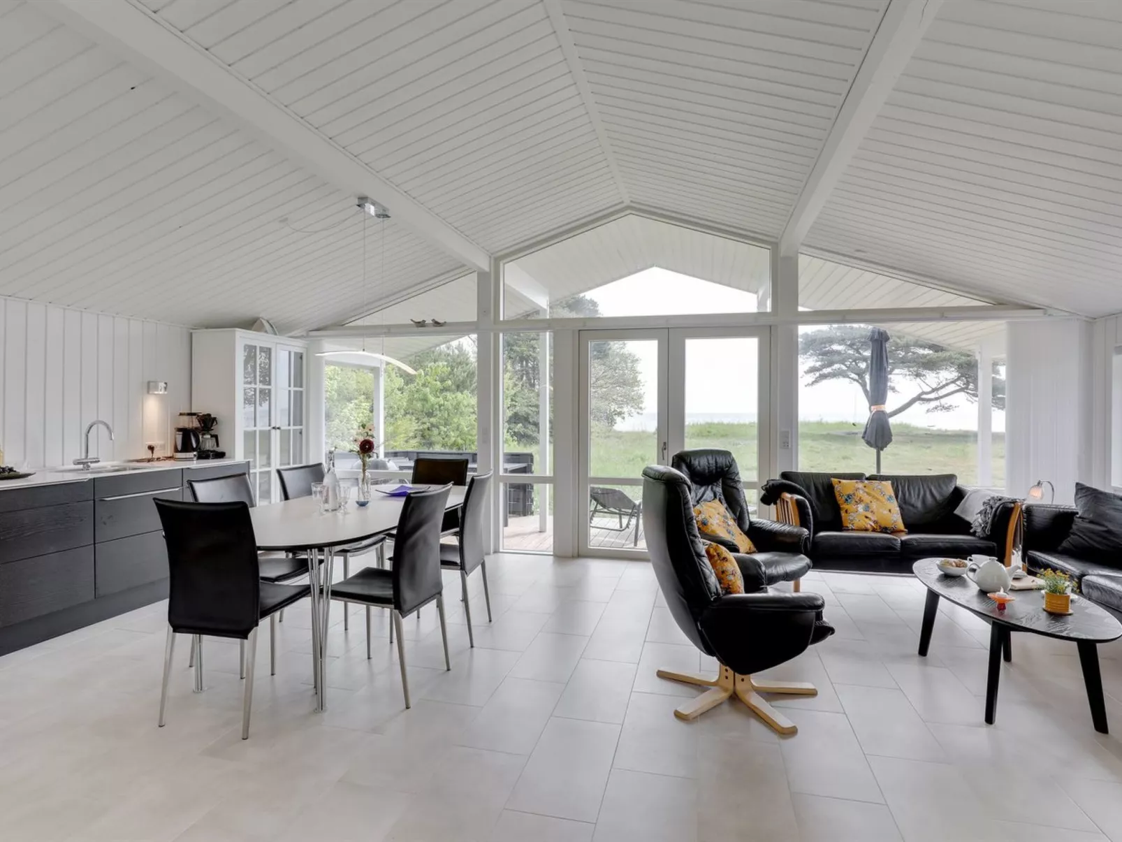 "Botolphus" - 20m from the sea-Binnen