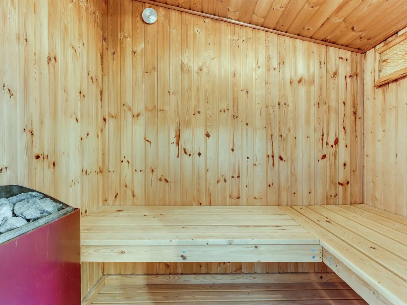 "Mogens" -  from the sea-Binnen