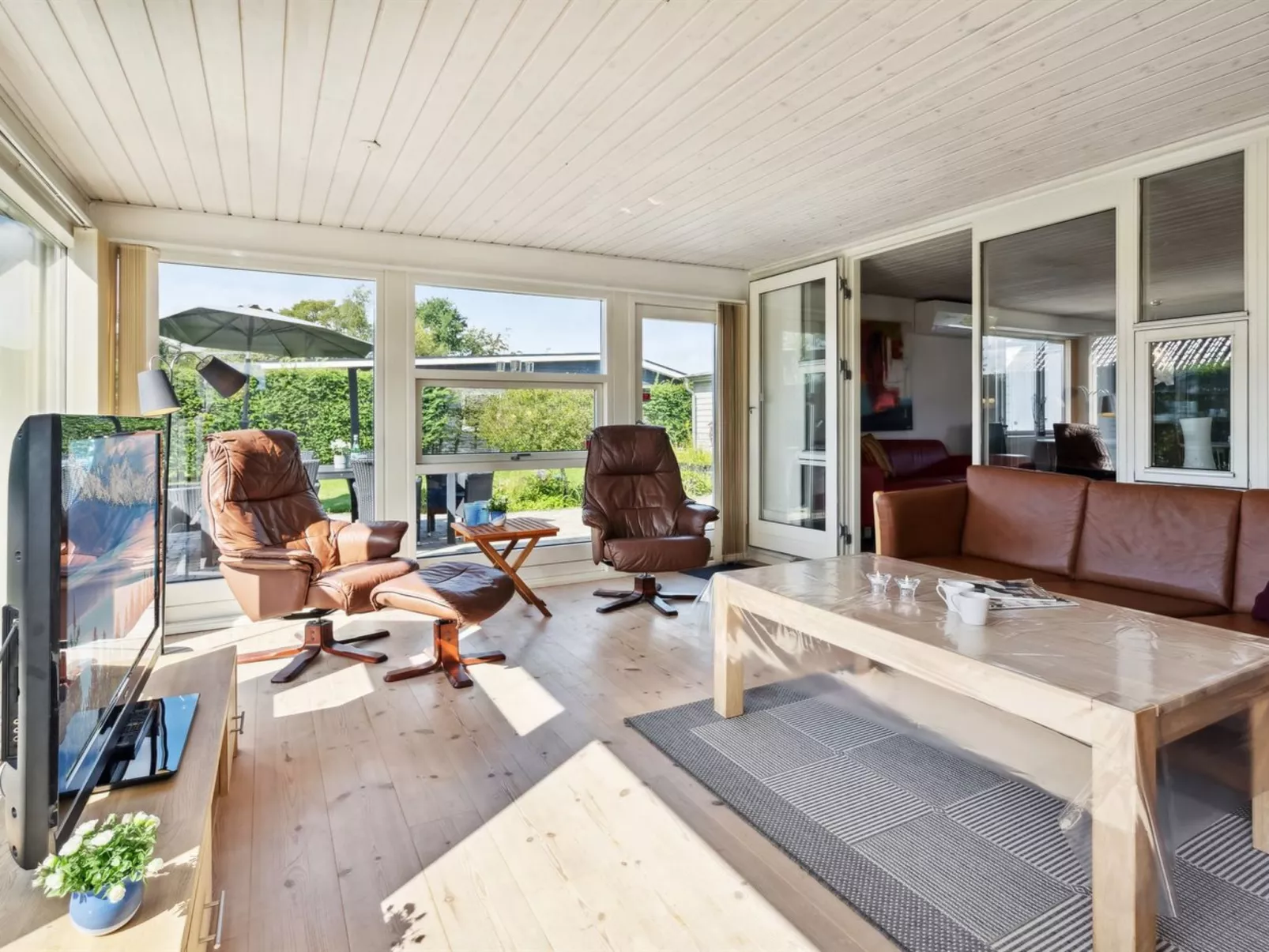 "Mena" - 200m from the sea-Binnen