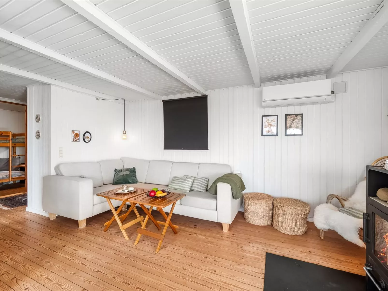 "Heera" - 100m to the fjord-Binnen