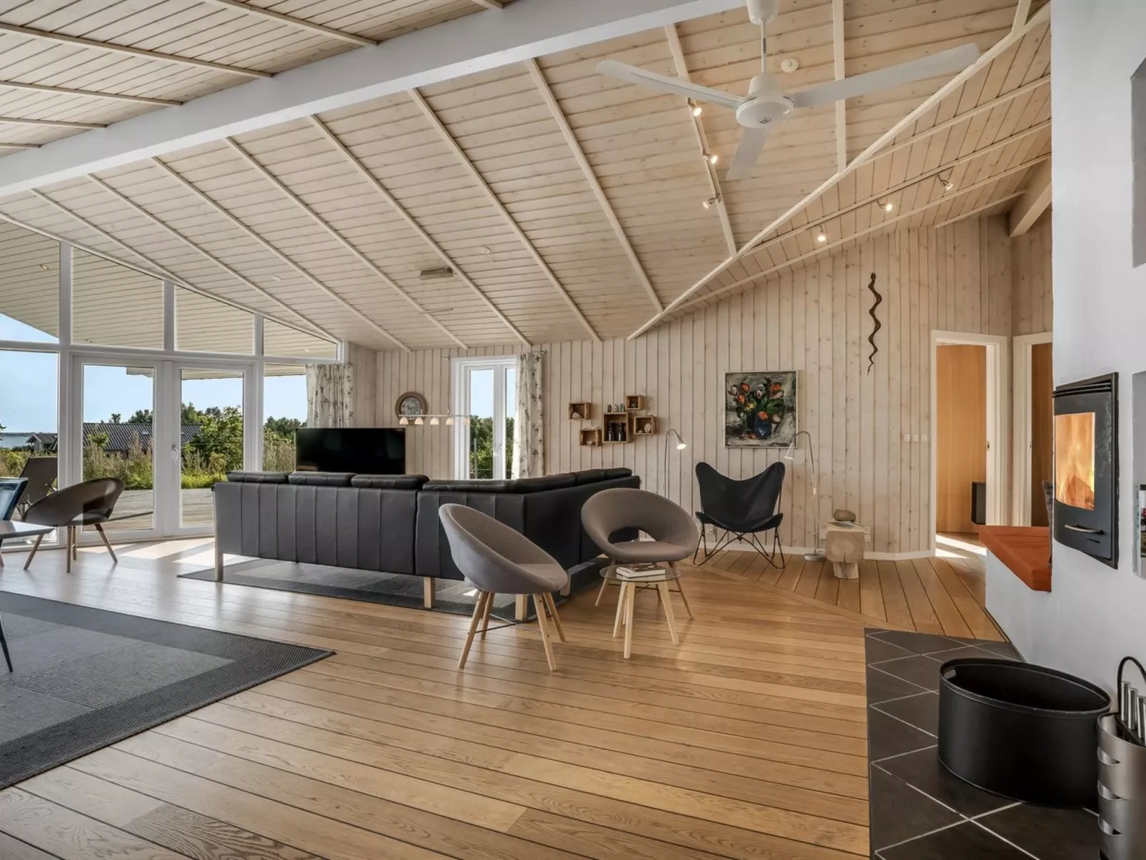 "Eljas" - 200m to the fjord-Binnen