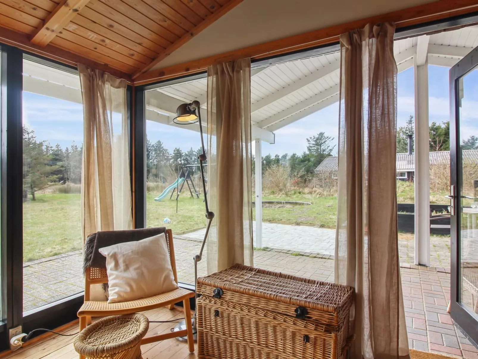 "Nestori" - 950m from the sea-Binnen