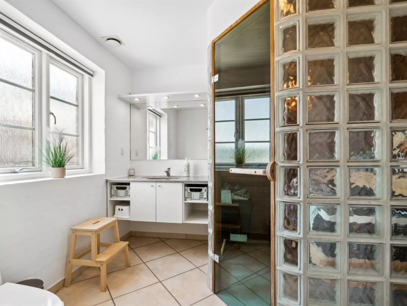 "Langsom" - 100m from the sea-Binnen