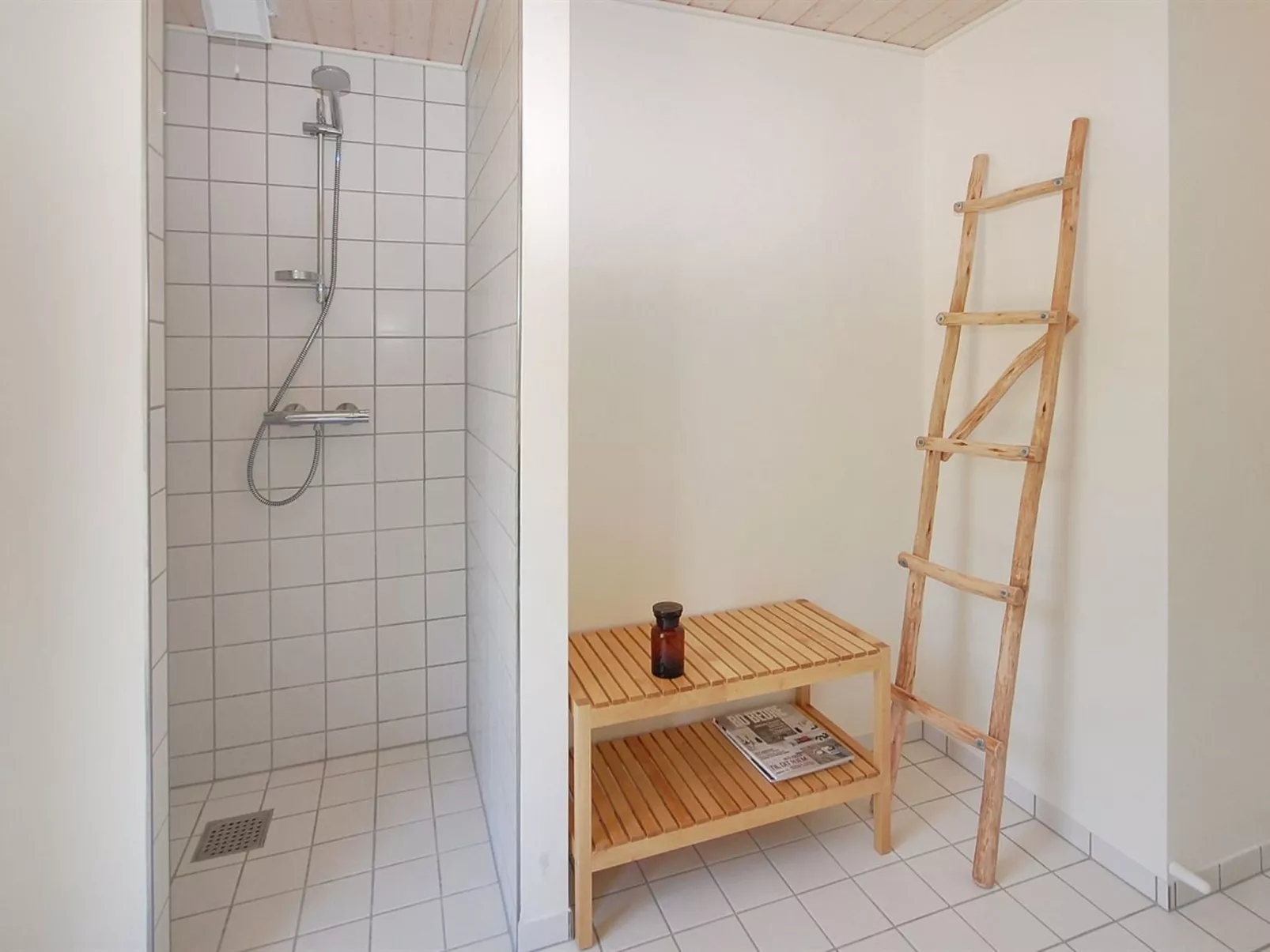 "Melinda" - 2km from the sea-Binnen