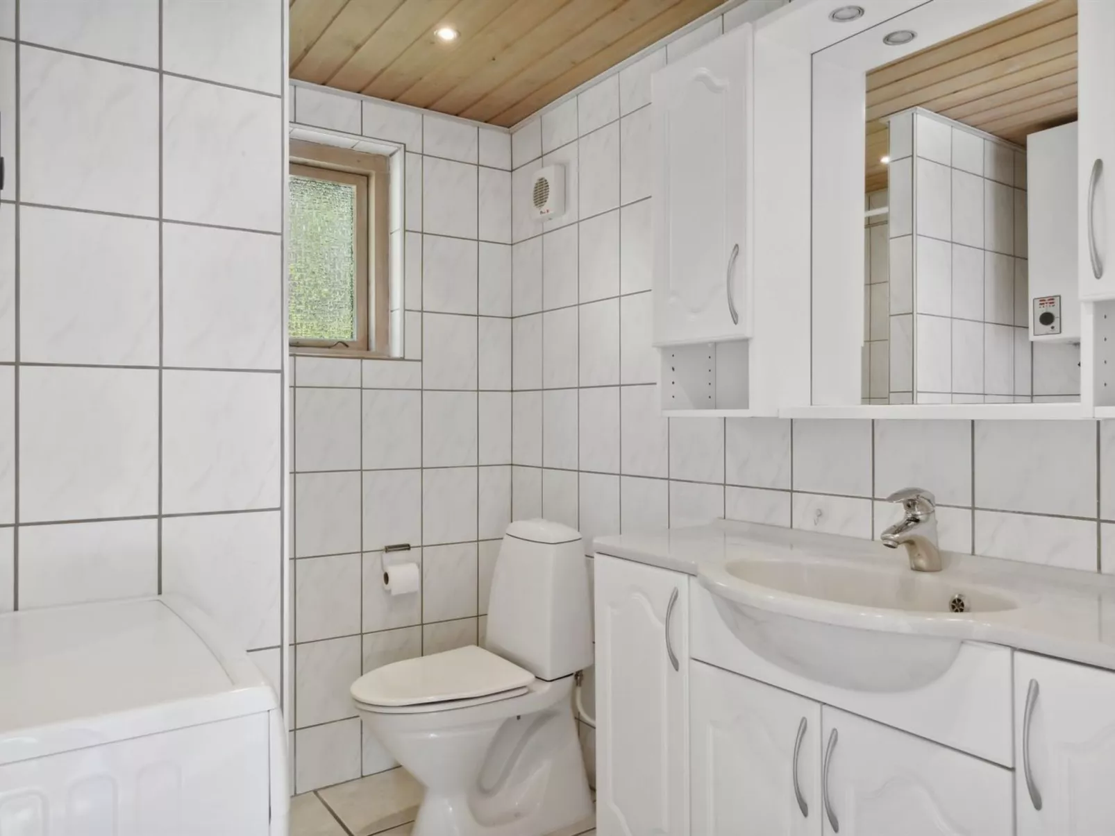 "Nila" - 750m from the sea-Binnen