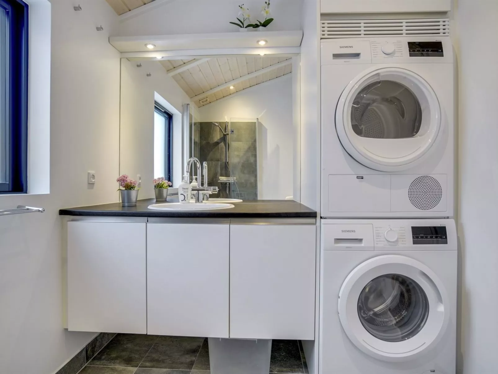 "Hildegard" - 1.5km from the sea-Binnen