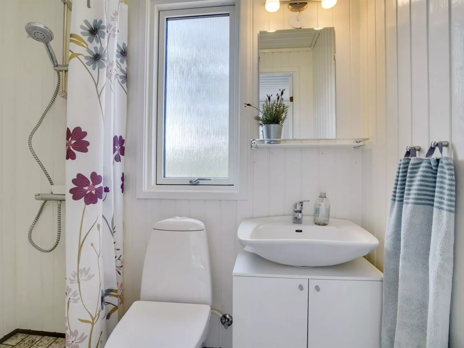 "Matis" - 650m from the sea-Binnen