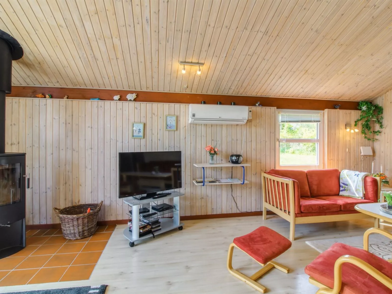 "Menka" - 1.3km from the sea-Binnen