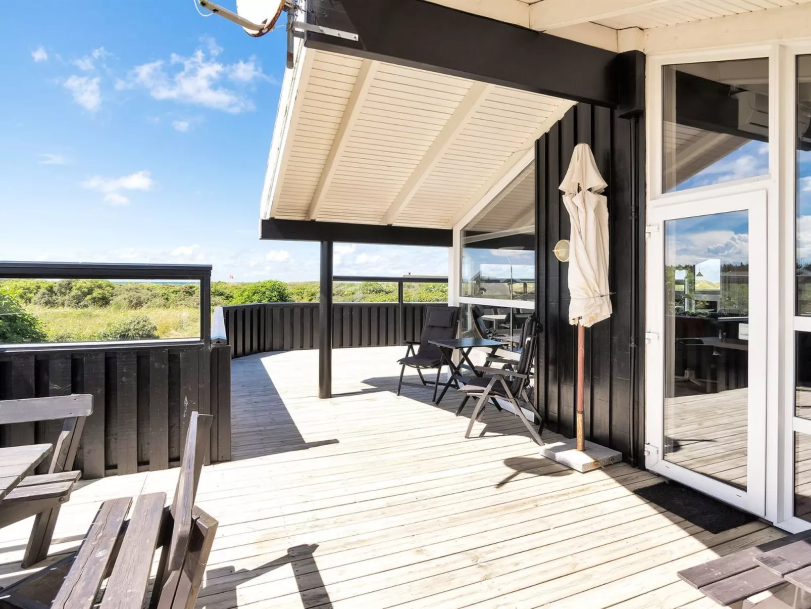 "Elvie" - 200m from the sea-Buiten