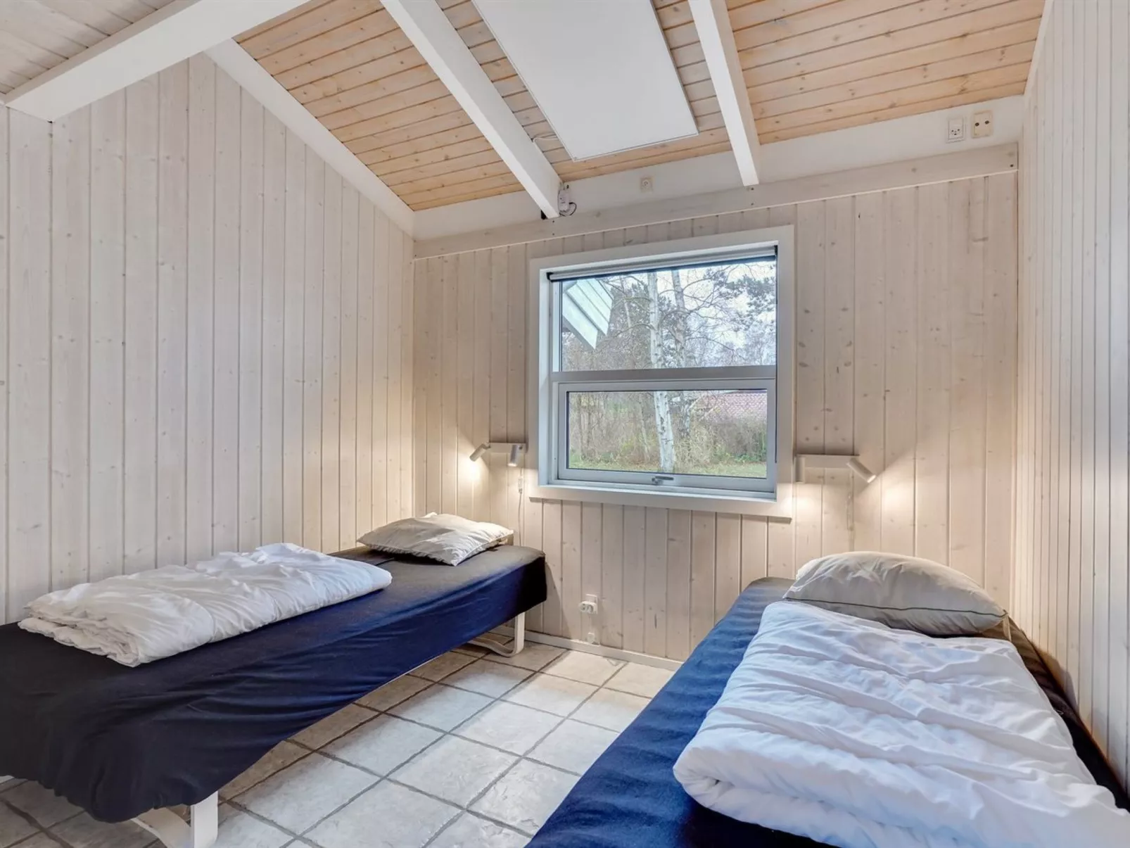 "Rik" - 350m from the sea-Binnen