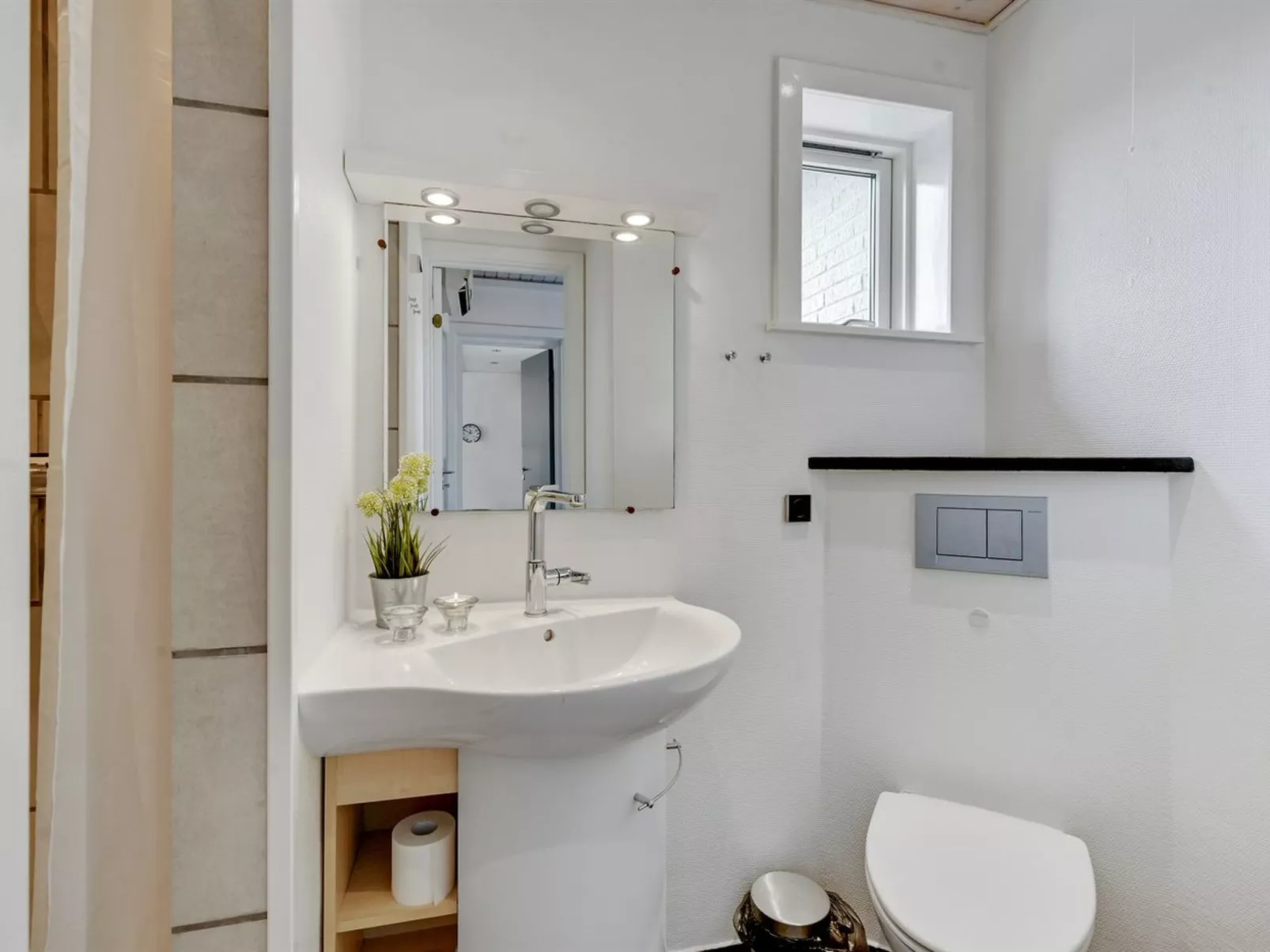 "Elizabeta" - 100m to the fjord-Binnen