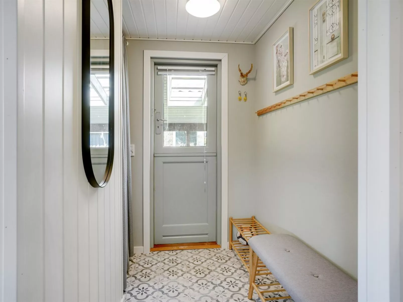 "Sveina" - 600m from the sea-Binnen