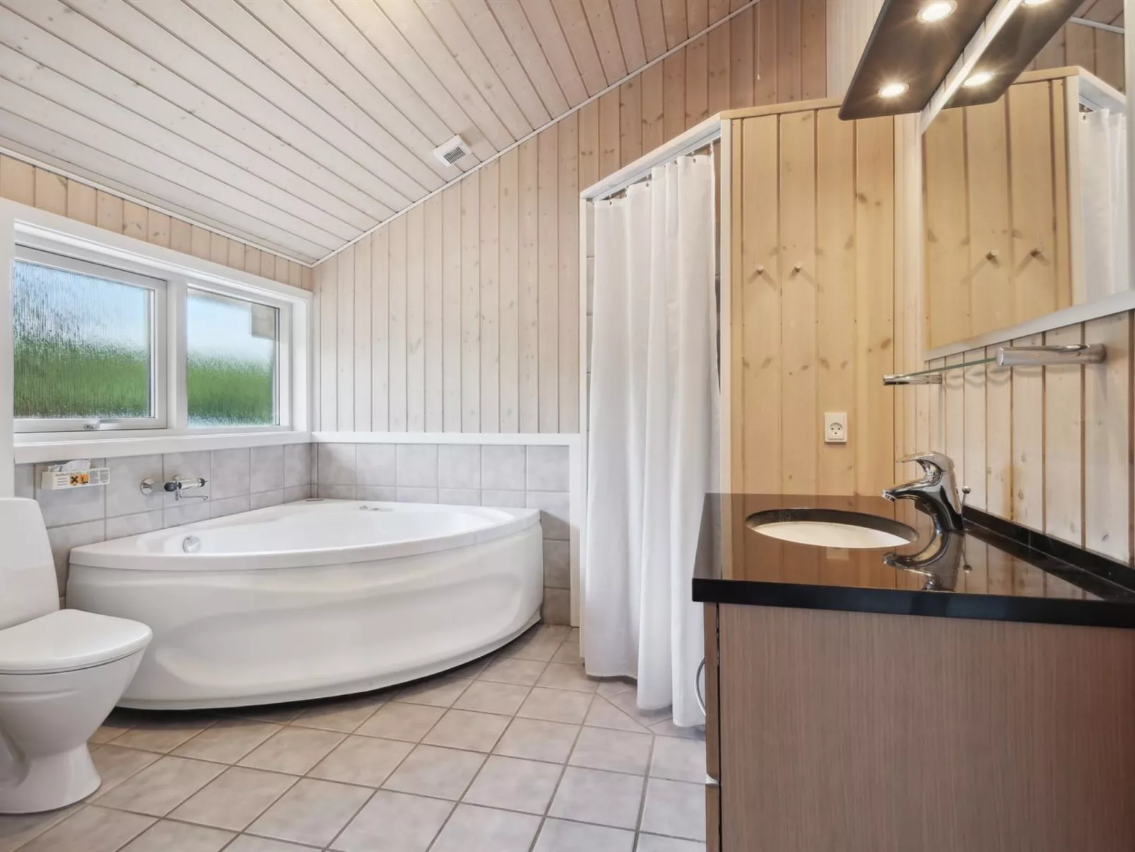 "Athalia" - 2.4km from the sea-Binnen