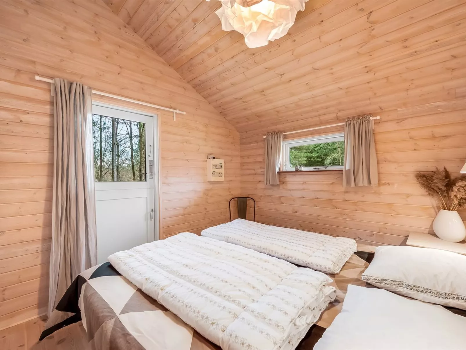 "Aman" - 700m to the fjord-Binnen