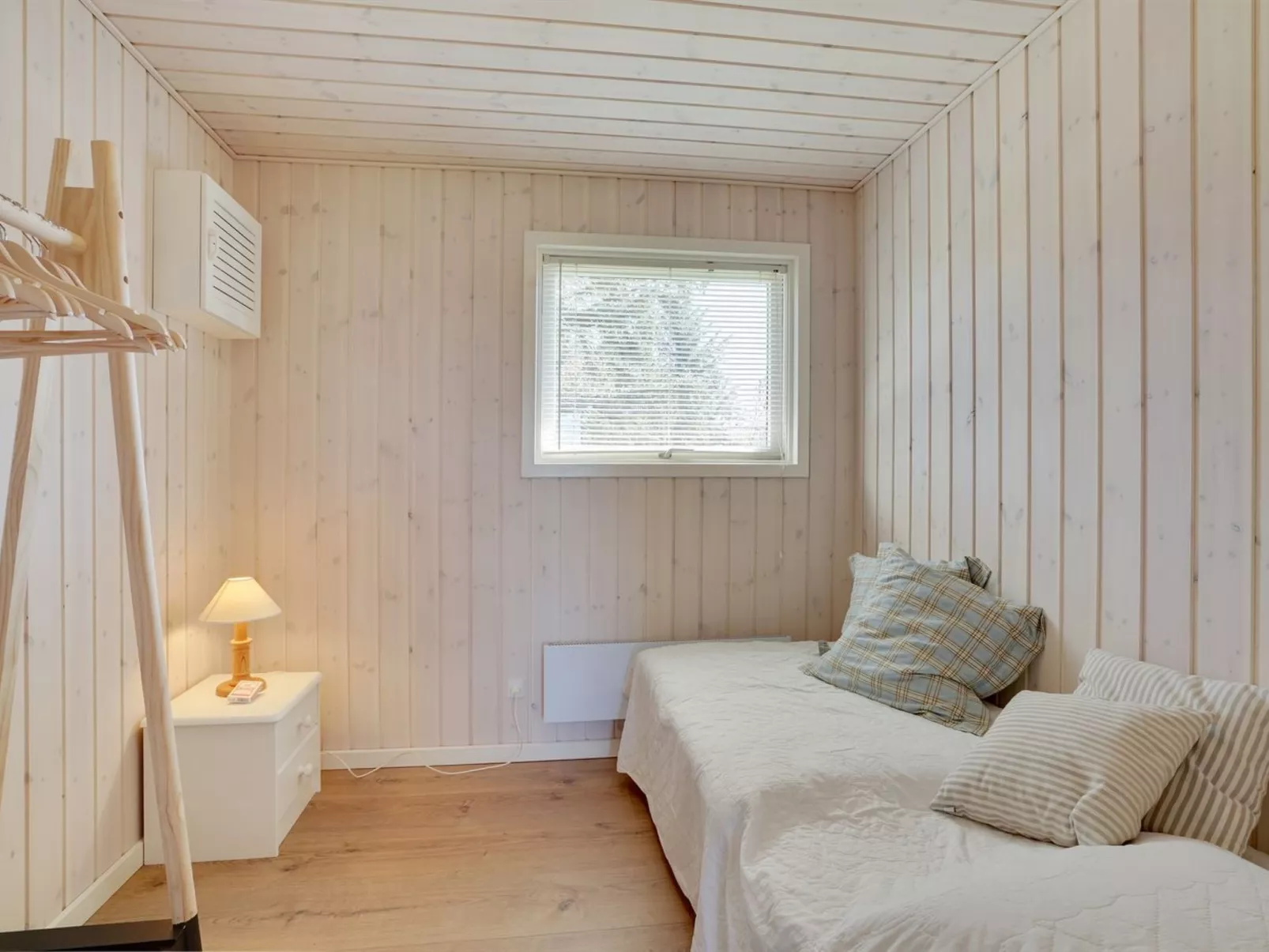 "Josefiina" - 450m to the fjord-Binnen