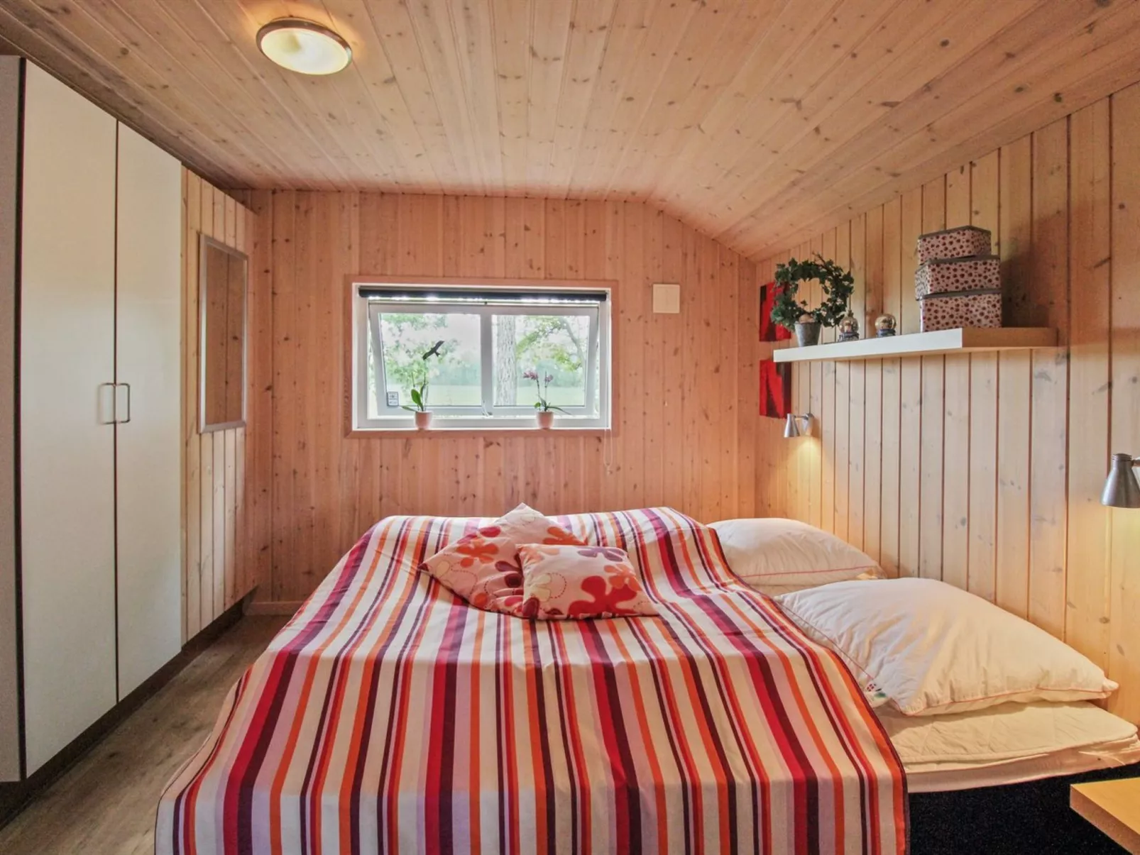 "Ulrikke" - 12km from the sea-Binnen