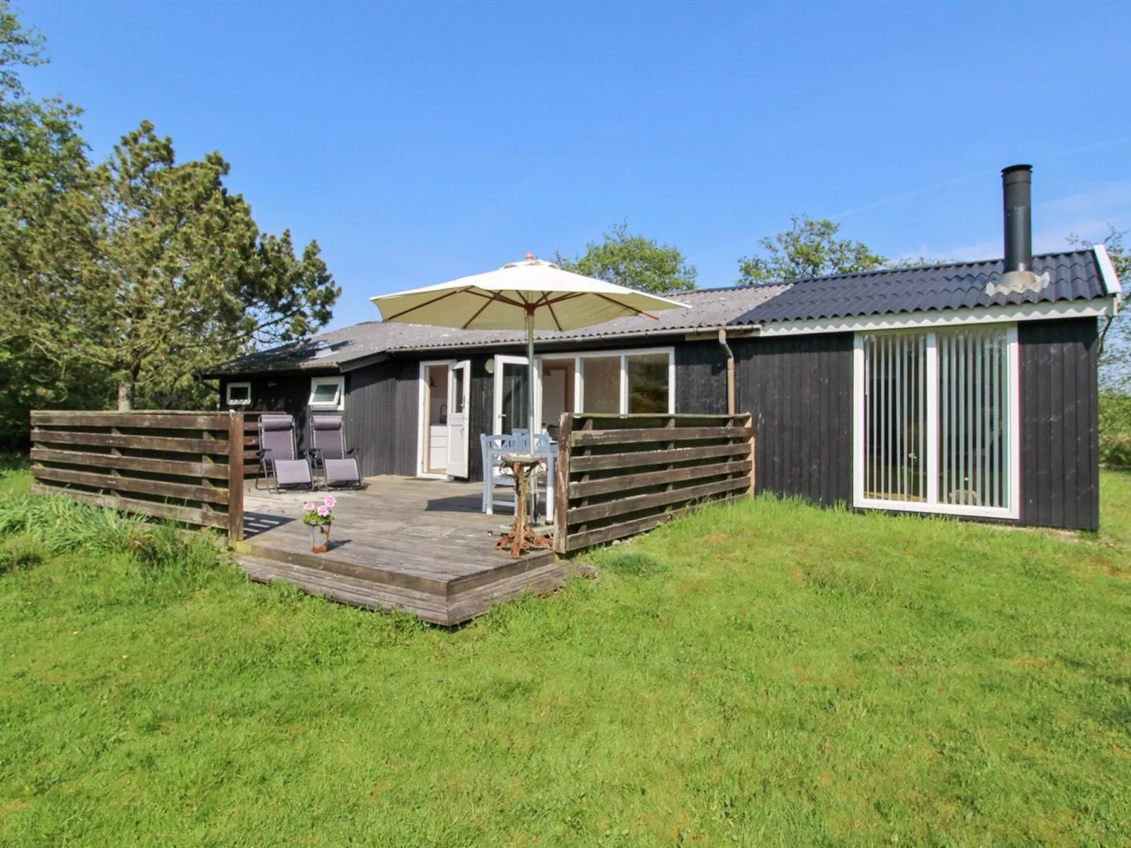 "Nielsine" - 1.5km from the sea-Buiten