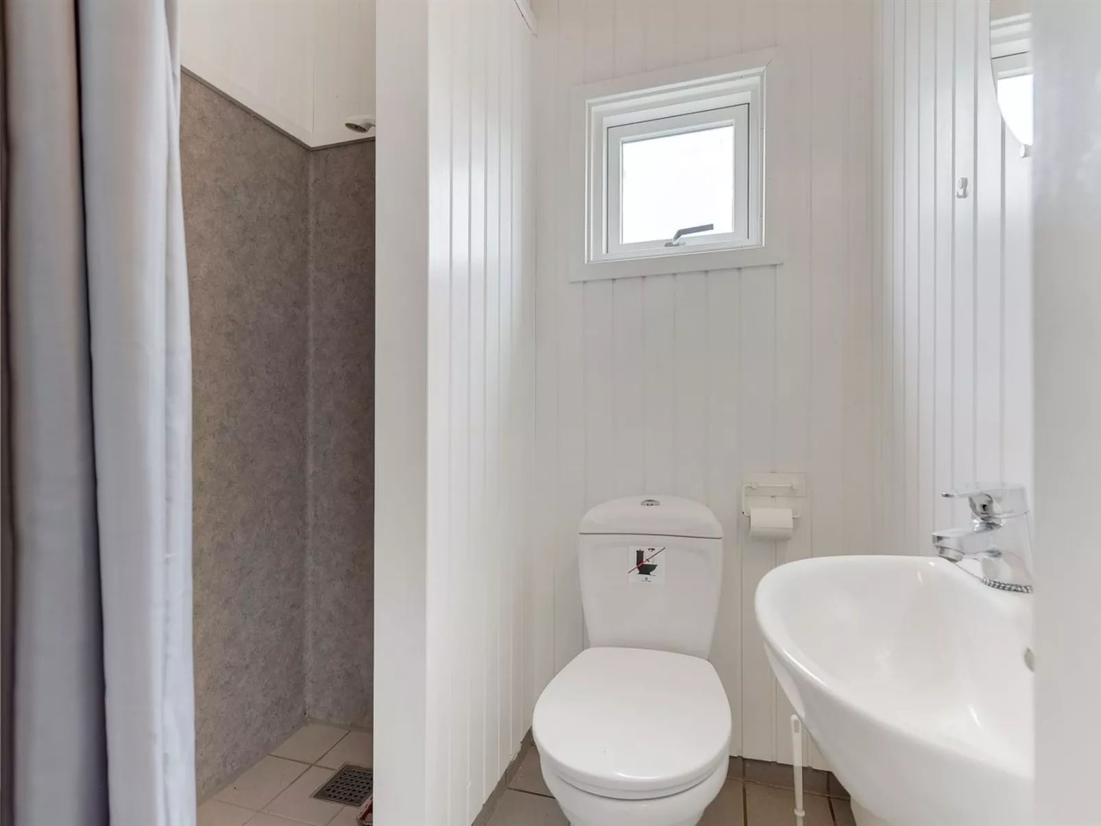 "Annica" - 150m from the sea-Binnen