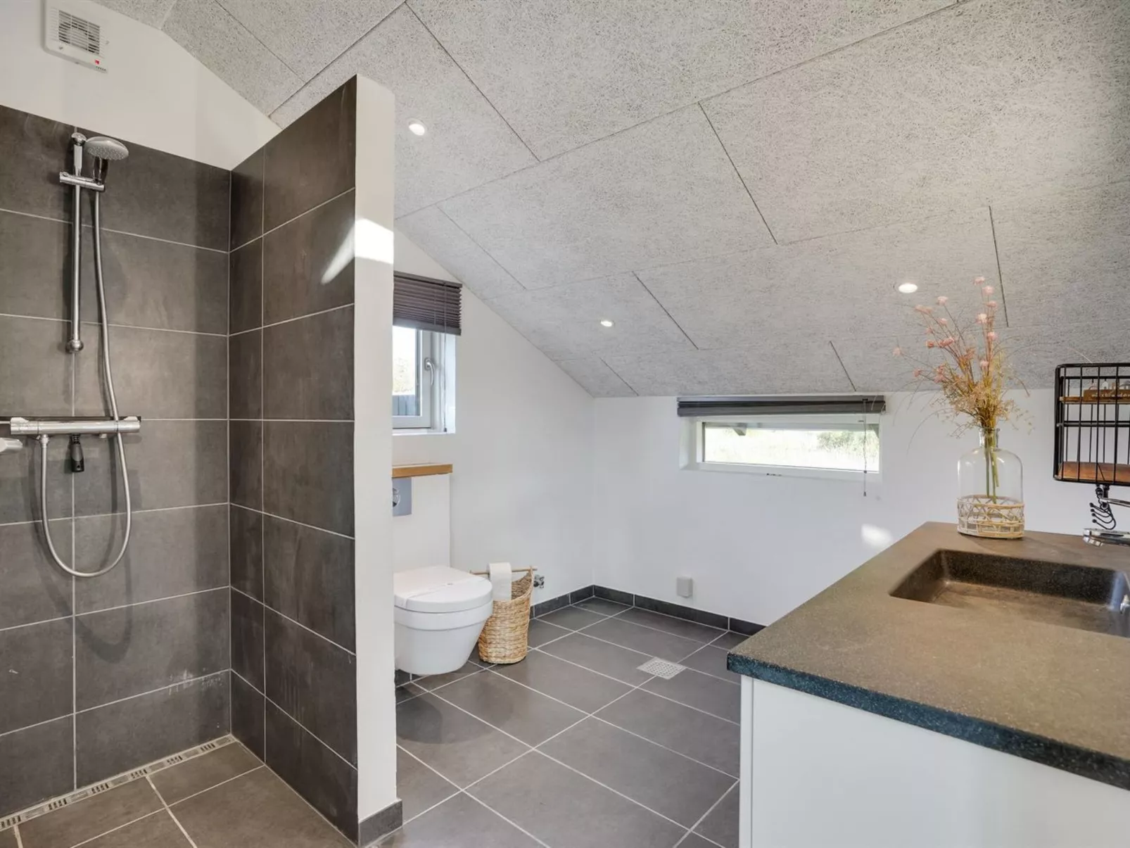 "Ellenora" - 1km from the sea-Binnen