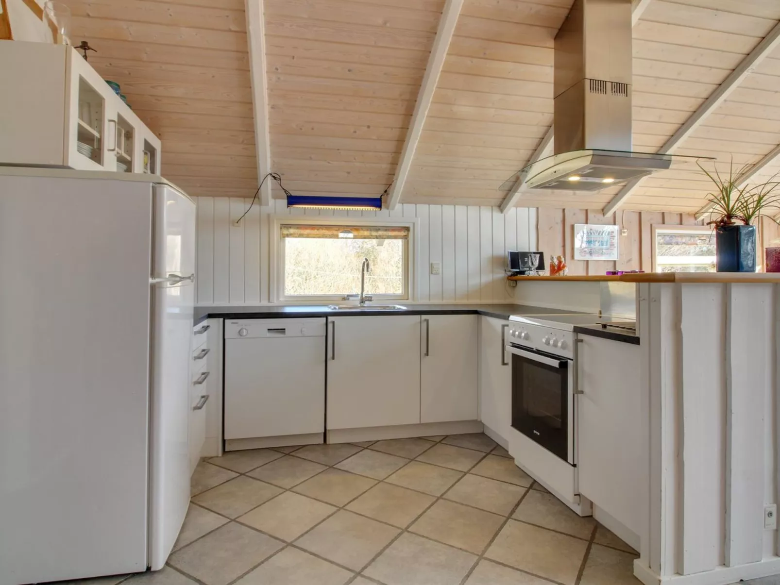 "Uma" - 400m from the sea-Binnen