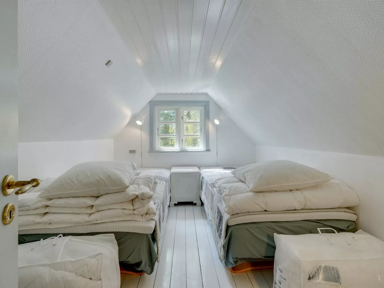 "Vemund" - 750m from the sea-Binnen