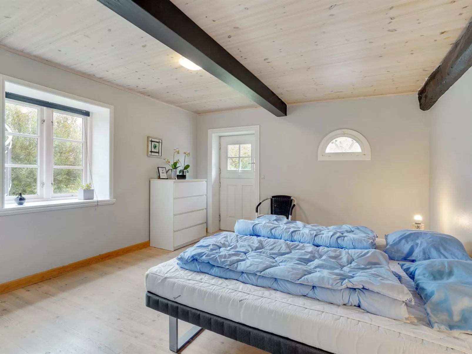 "Knut" - 10km from the sea-Binnen