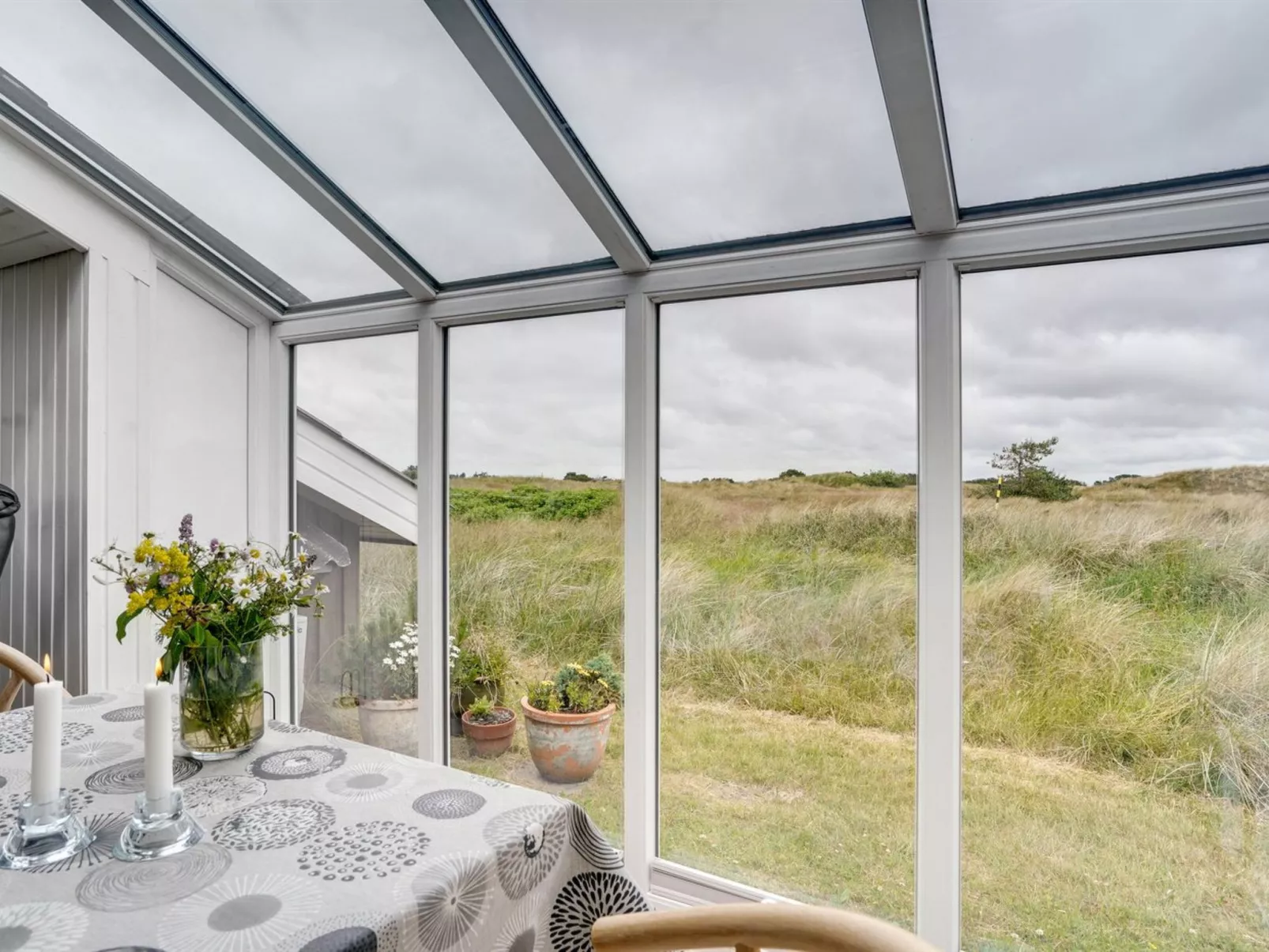 "Arlette" - 1.8km from the sea-Binnen