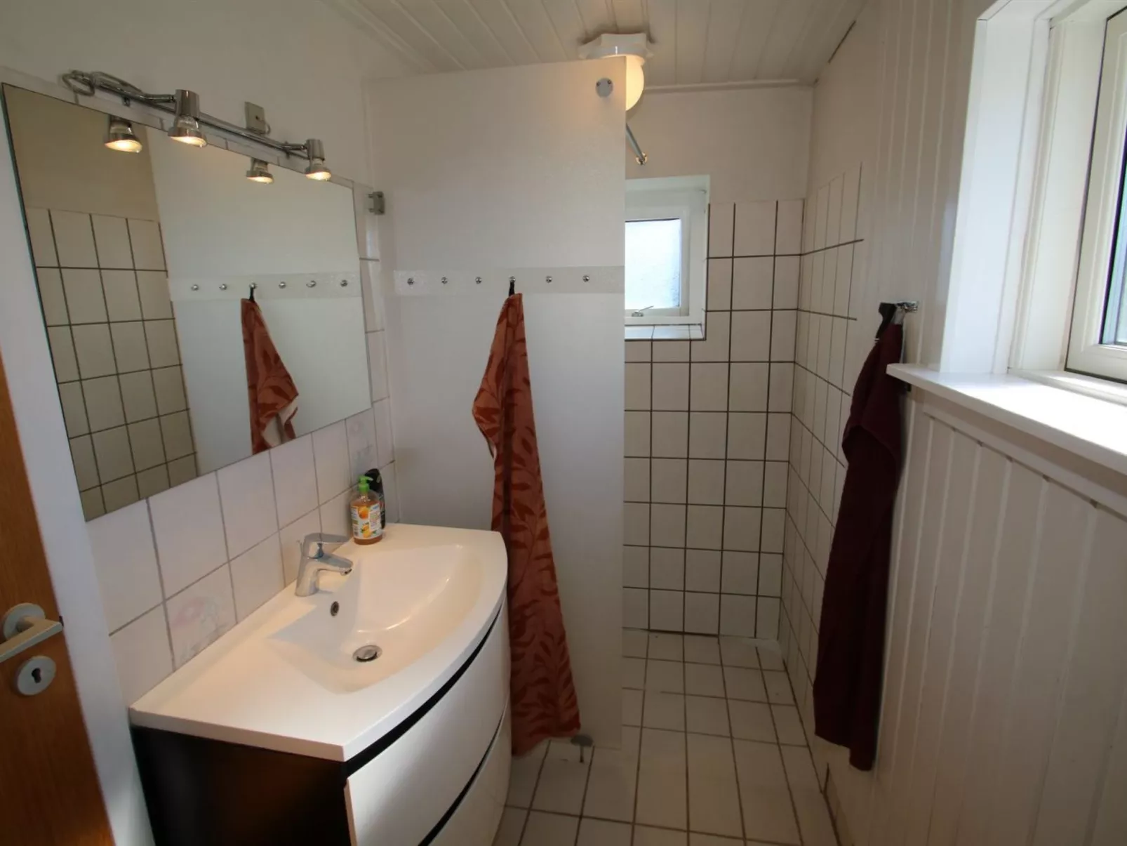 "Sauli" - 200m to the fjord-Binnen