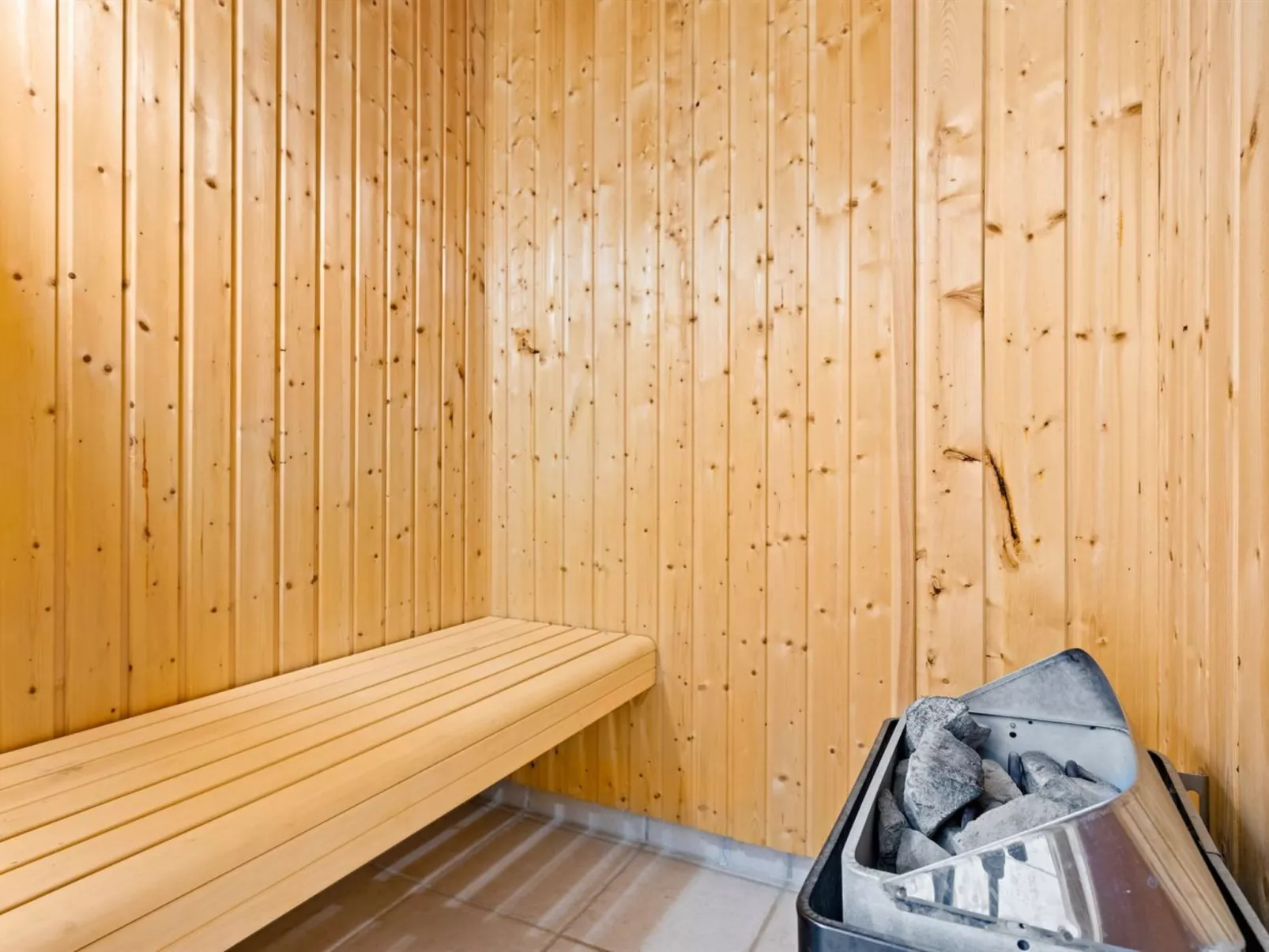 "Terina" - 5m from the sea-Binnen