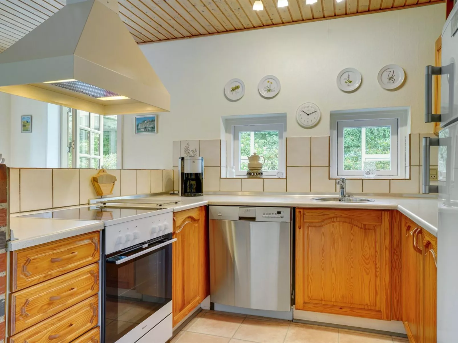 "Maksimilian" - 1.5km from the sea-Binnen