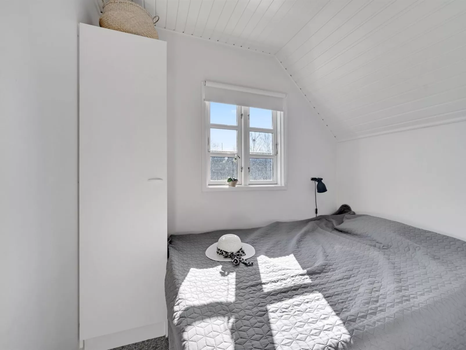 "Ulv" - 25m from the sea-Binnen