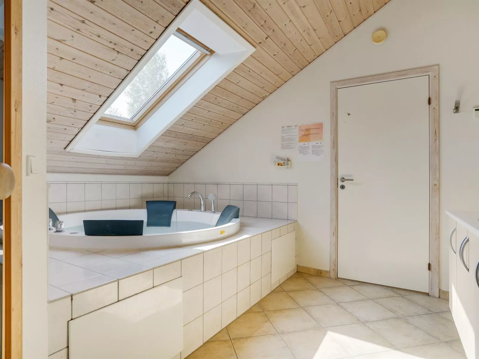 "Vilvi" - 500m from the sea-Binnen