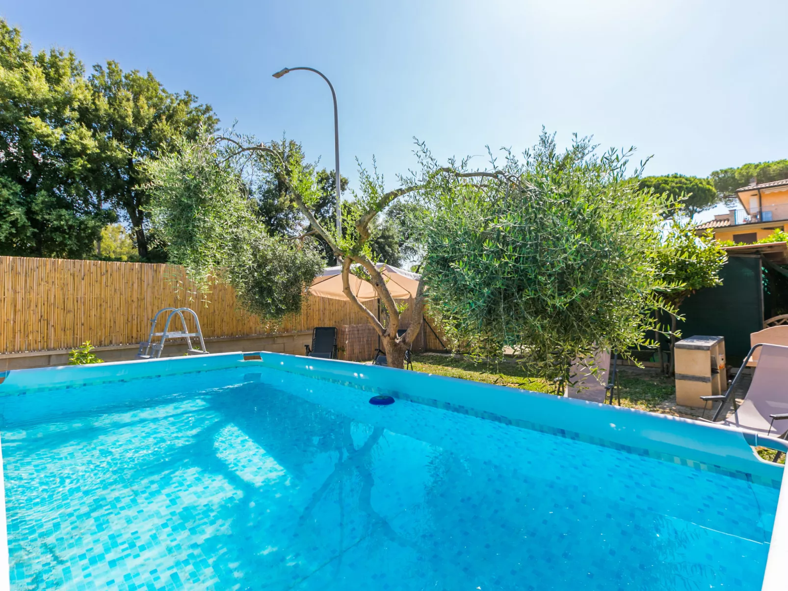 Dream House-Buiten