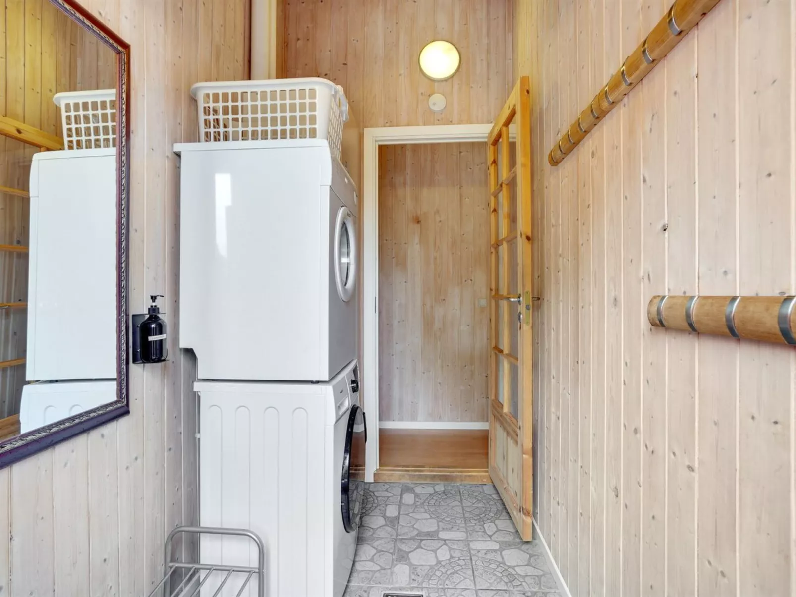 "Kalli" - 350m to the fjord-Binnen