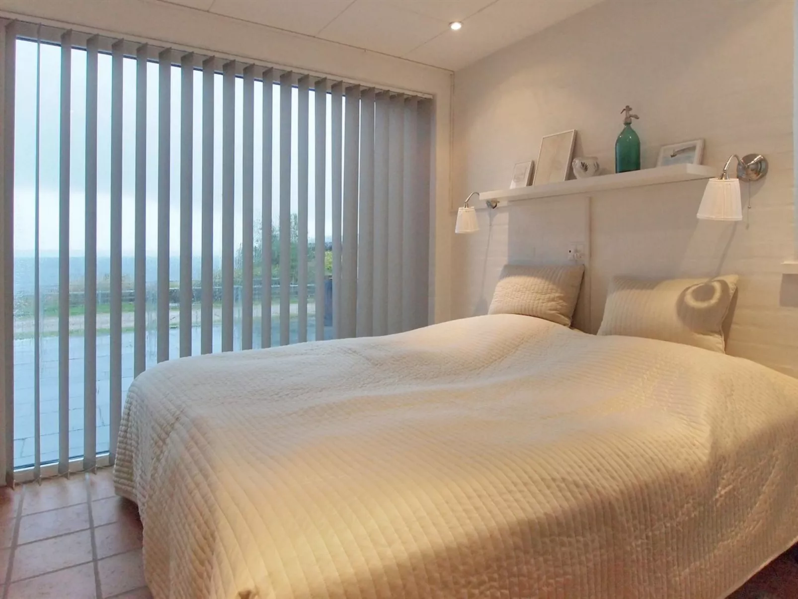 "Laila" - 50m from the sea-Binnen