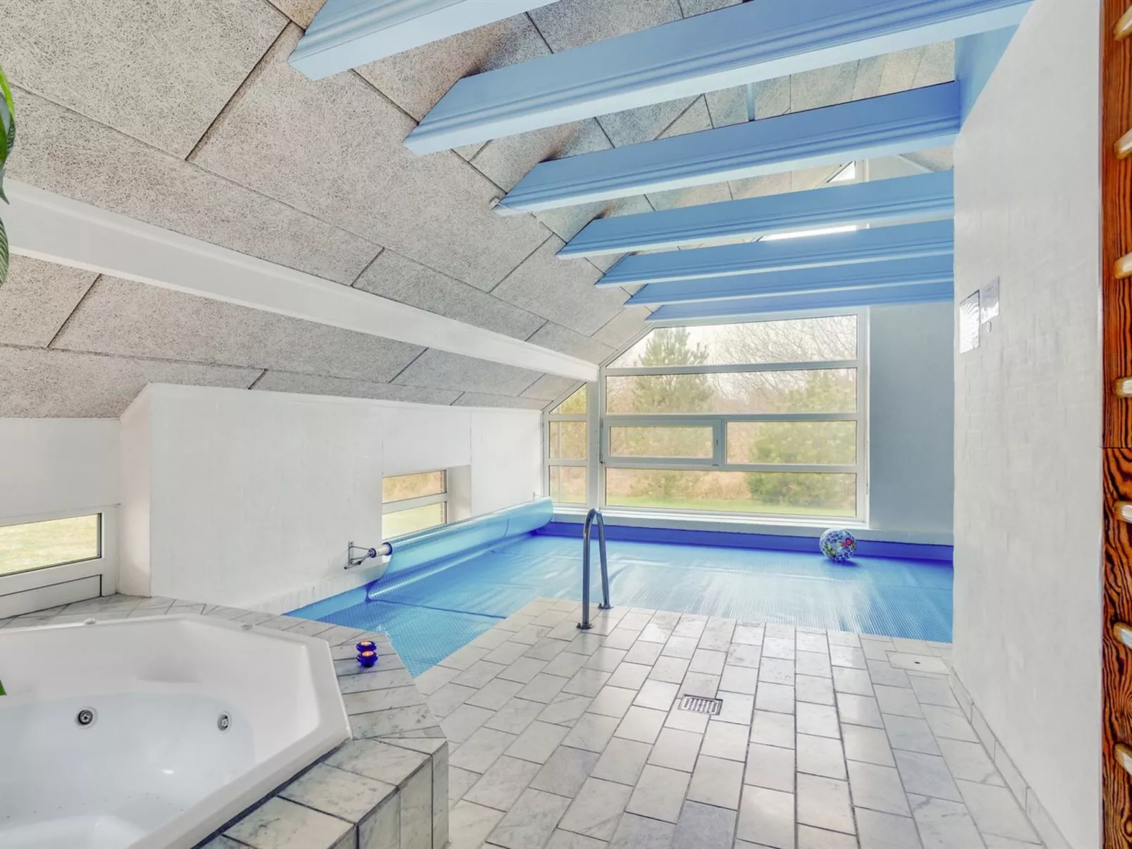 "Swening" - 2.1km from the sea-Binnen