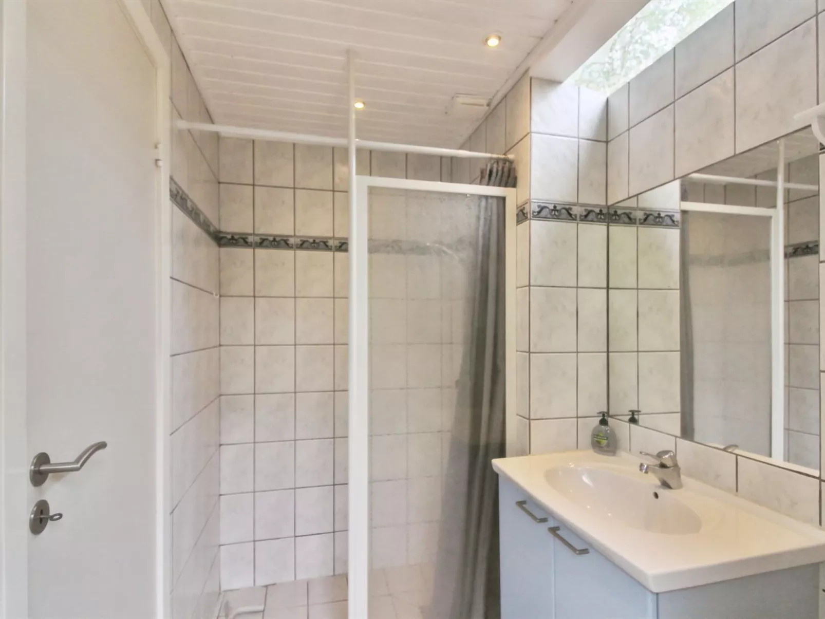 "Gustav" - 250m from the sea-Binnen