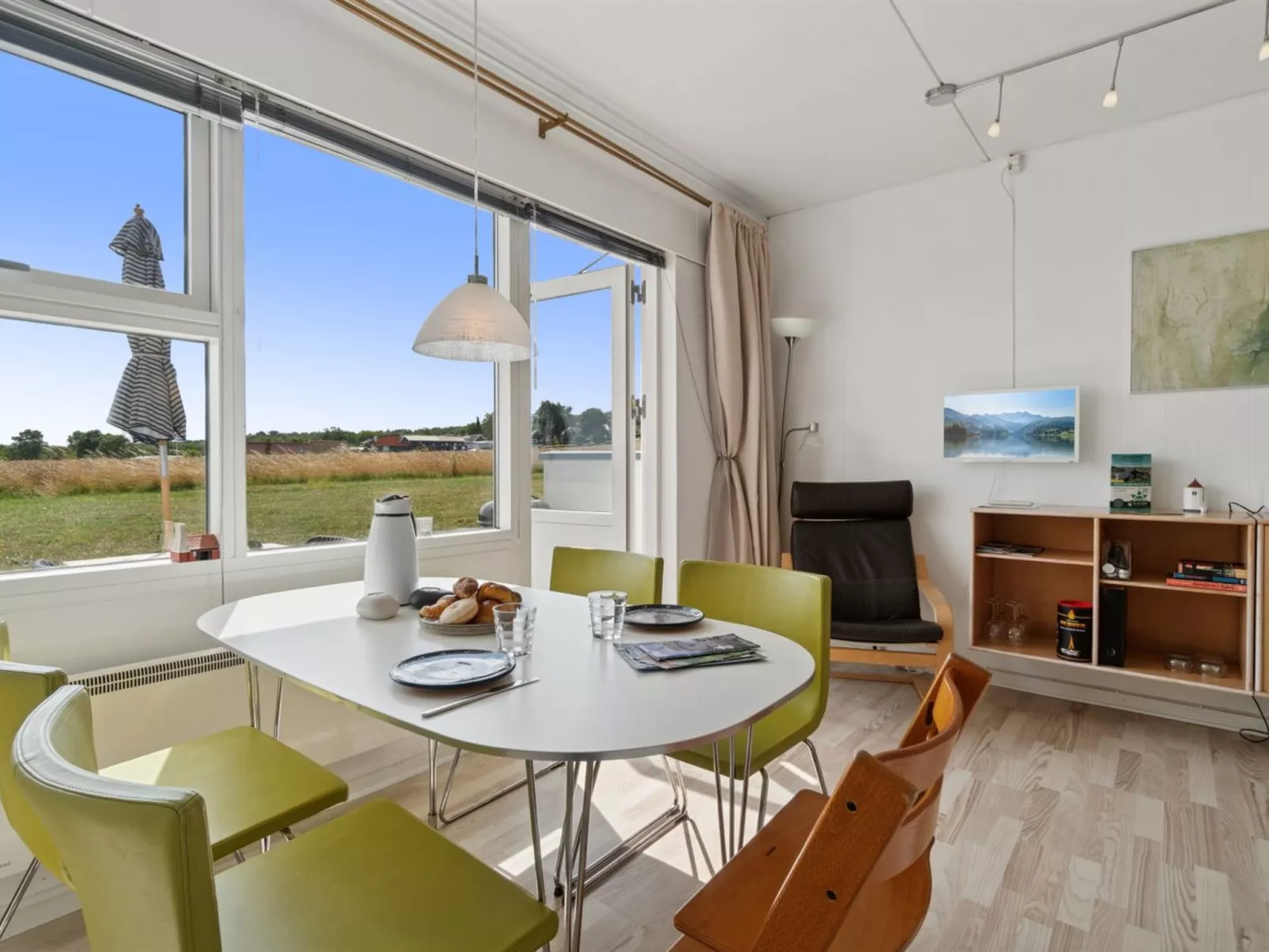 "Mia" - 200m from the sea-Binnen