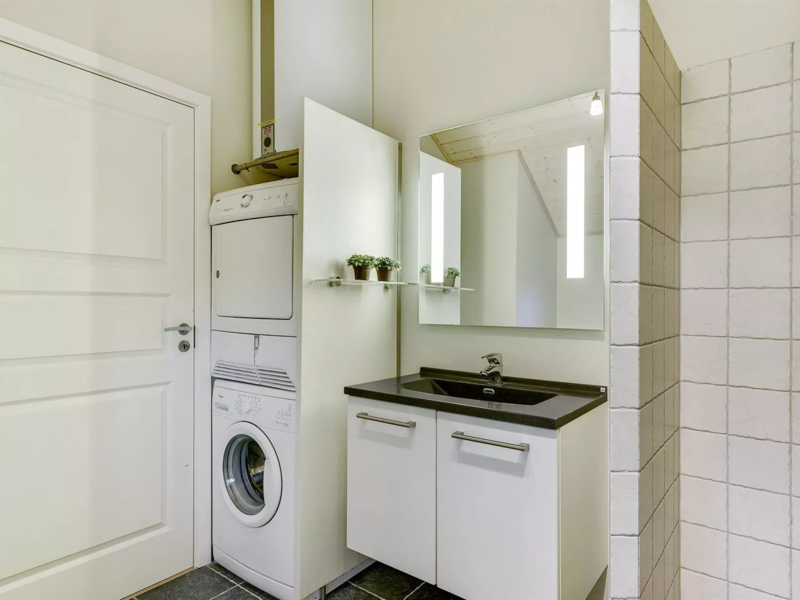 "Anethe" - 100m to the fjord-Binnen