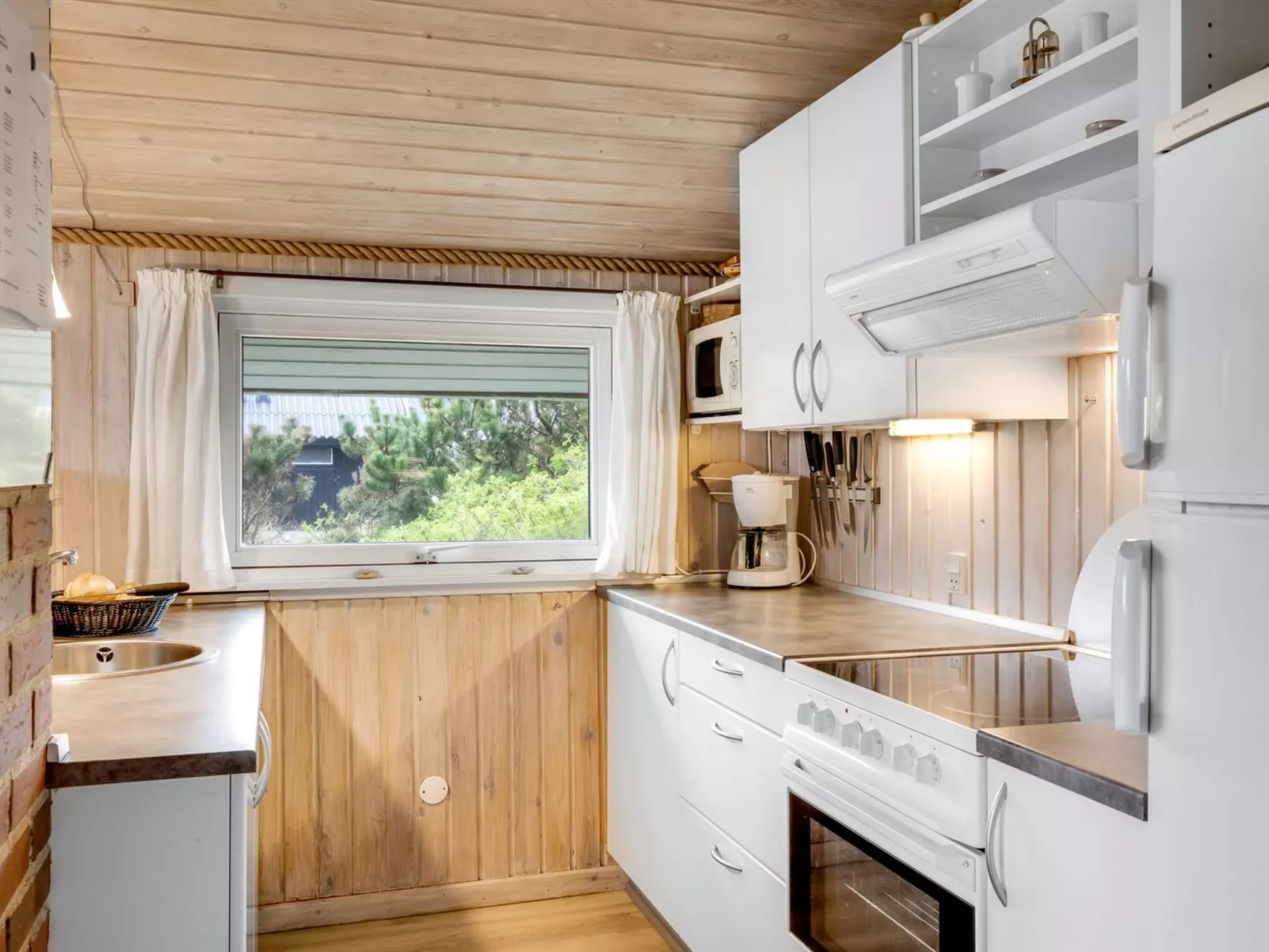 "Unni" -  from the sea-Binnen