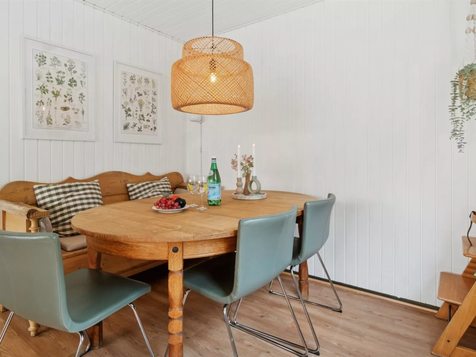 "Ellinor" - 300m from the sea-Binnen