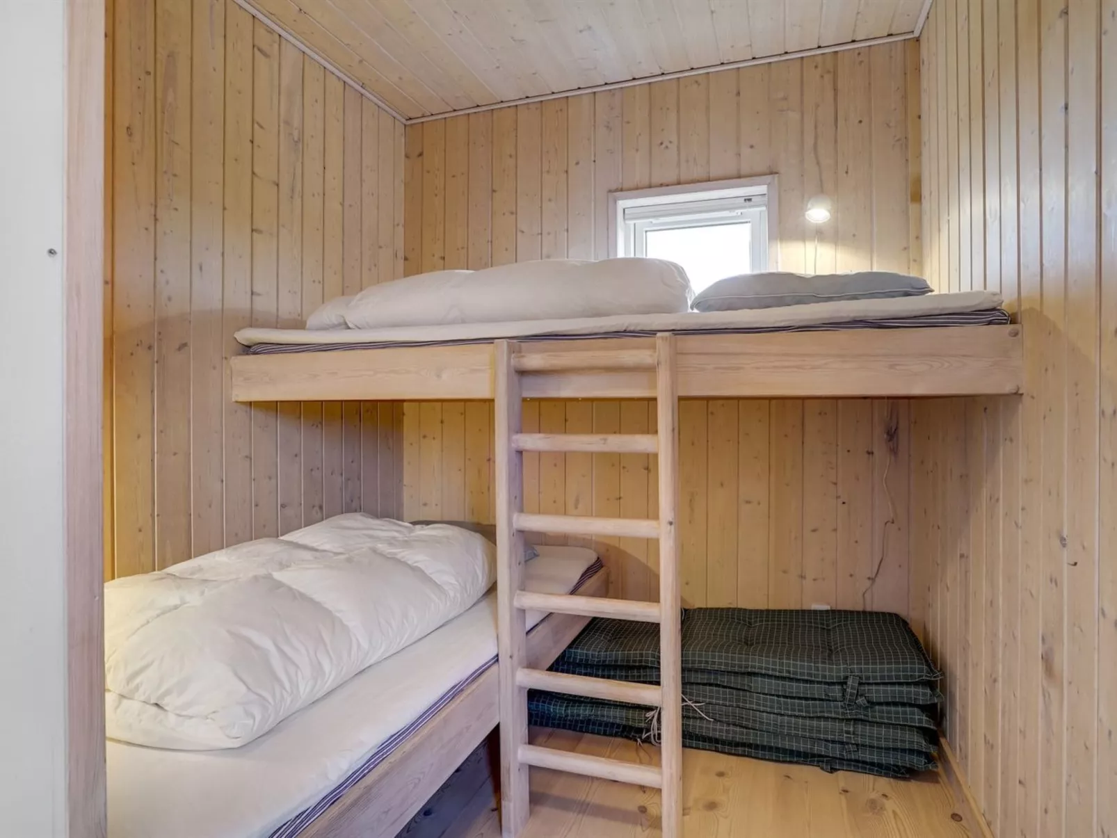 "Josten" - 500m from the sea-Binnen