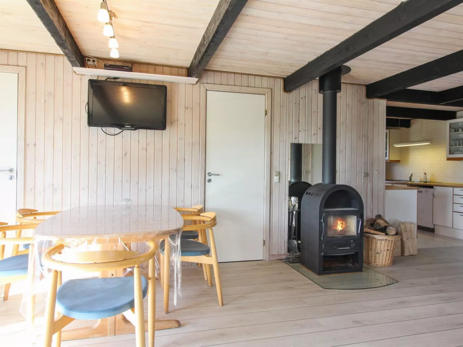 "Arita" - 250m from the sea-Binnen