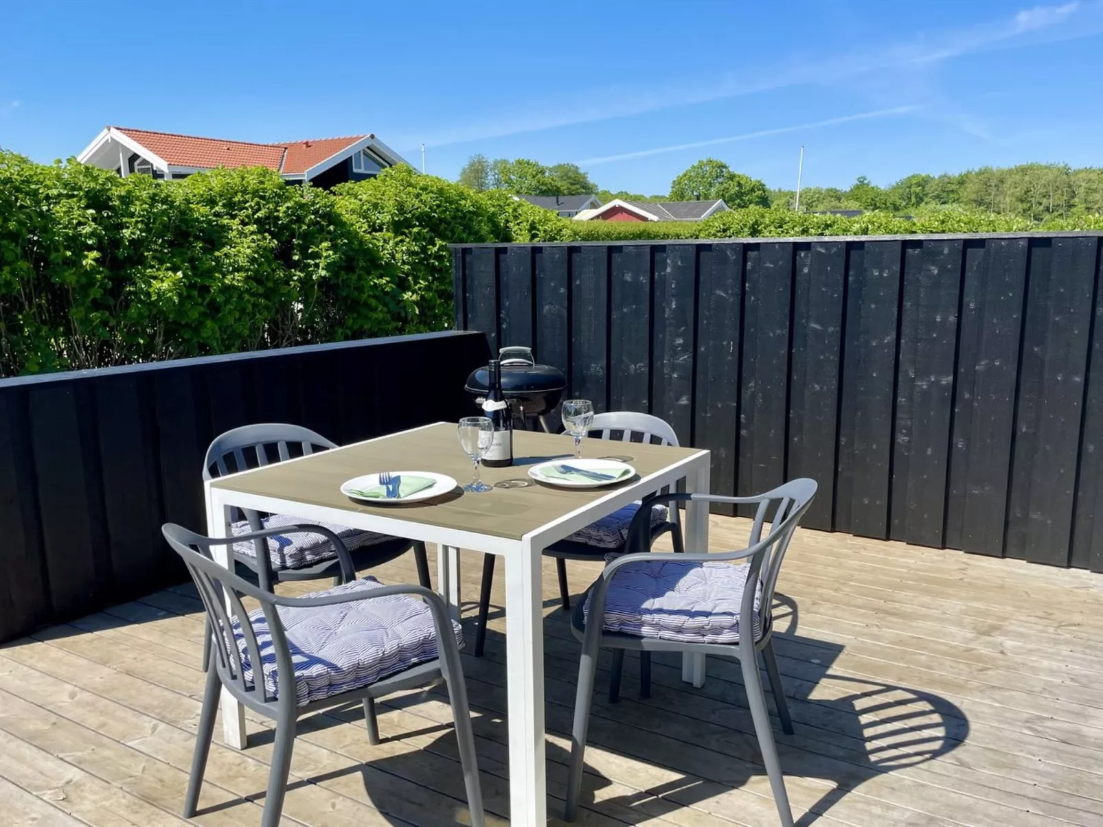 "Ely" - 300m from the sea-Buiten