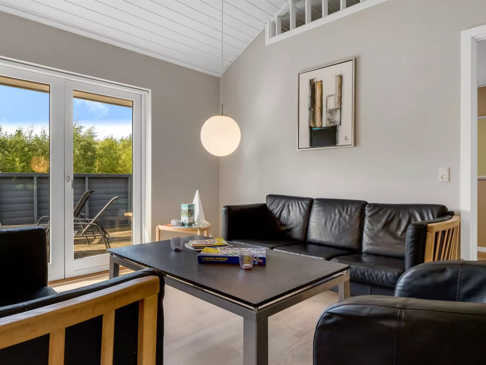 "Jurgis" - 300m from the sea-Binnen