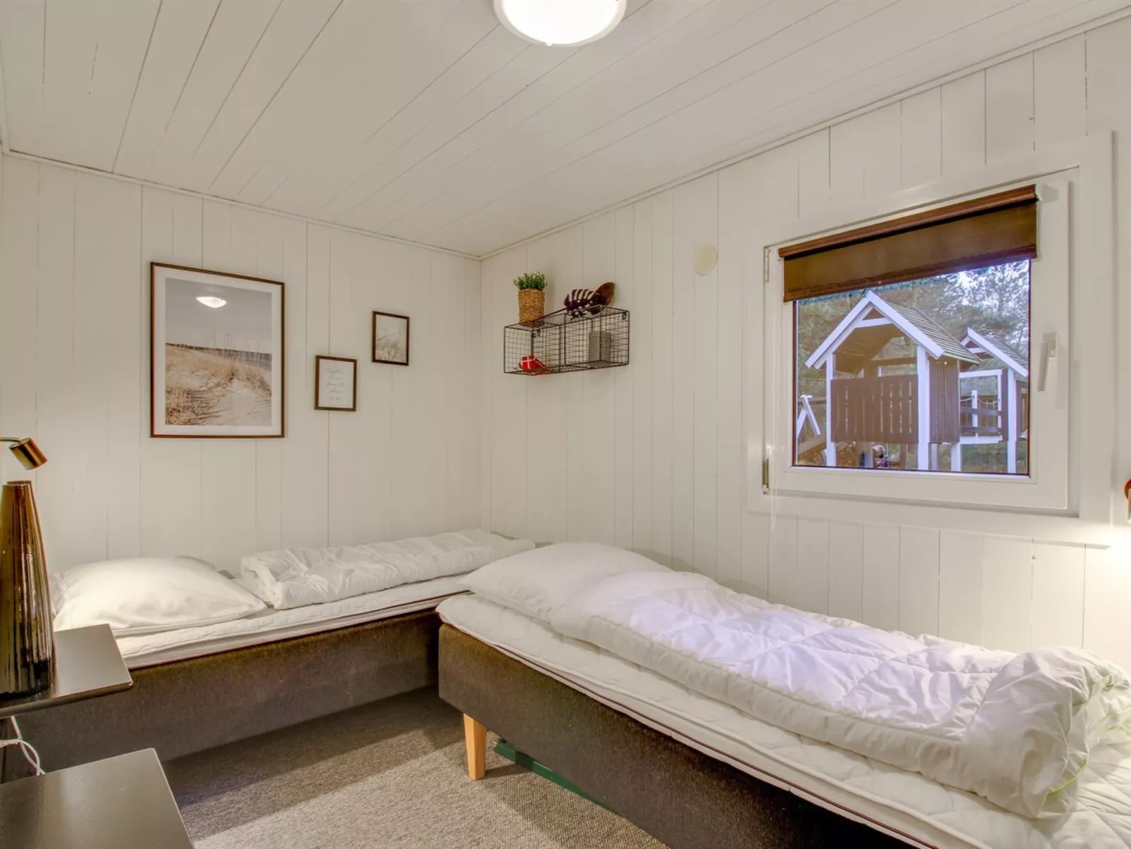 "Jensen" - 700m to the fjord-Binnen