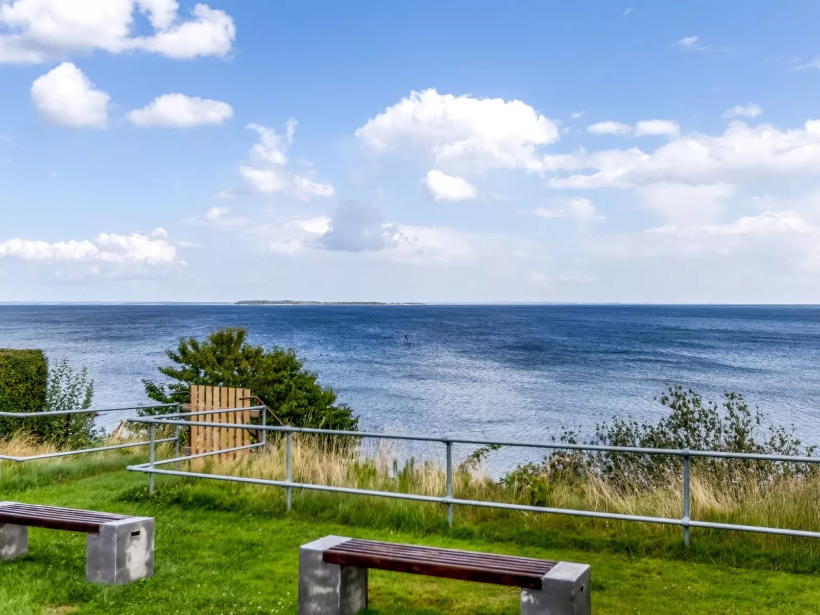 "Majbritt" - 50m from the sea-Buiten