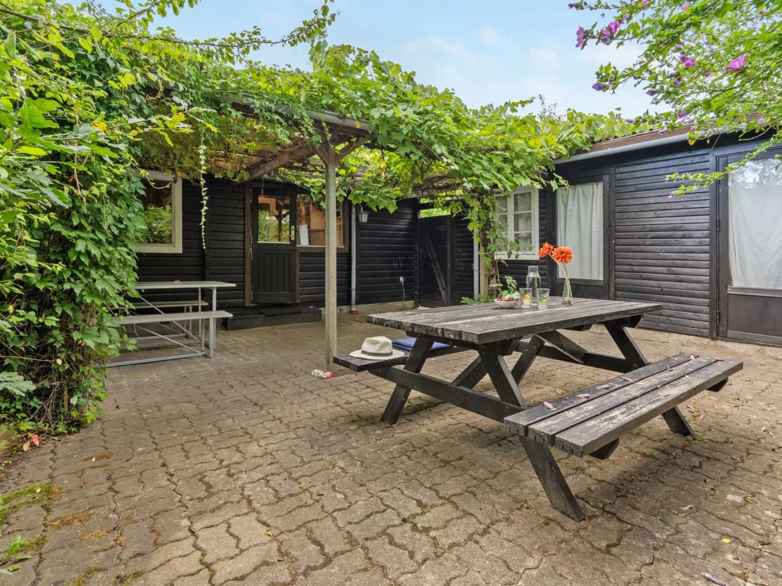 "Meeno" - 200m from the sea-Buiten