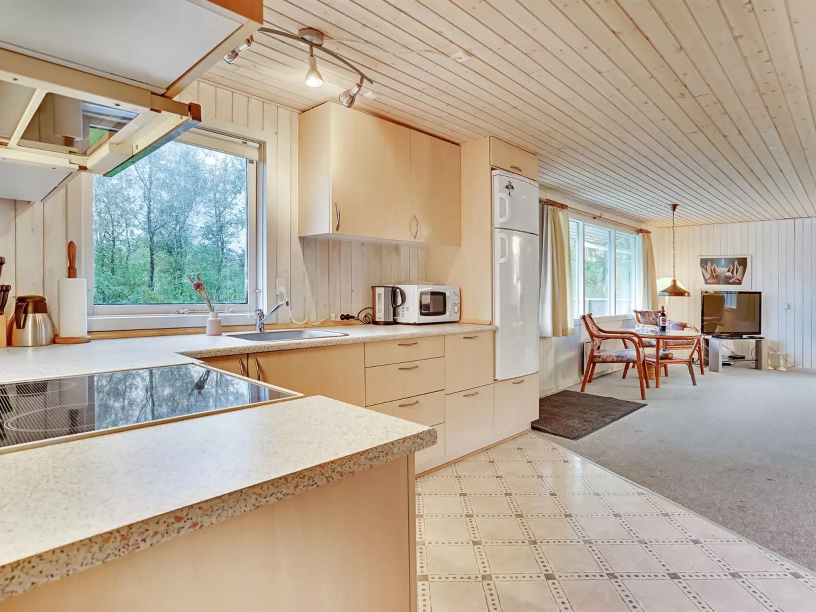 "Leny" - 450m to the fjord-Binnen